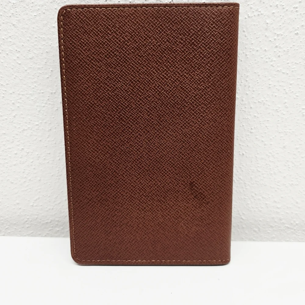 Louis Vuitton Vintage Taiga Leather Passport Holder Unisex With COA